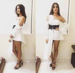 Rhea Chakraborty feet photo thumbnail