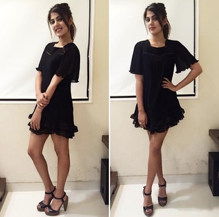Rhea Chakraborty feet photo thumbnail