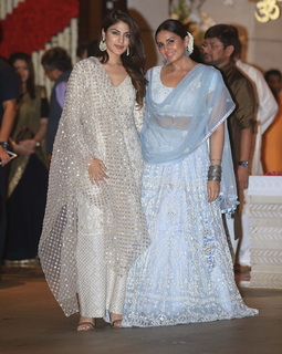 Rhea Chakraborty feet photo thumbnail