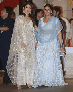 Rhea Chakraborty feet photo thumbnail