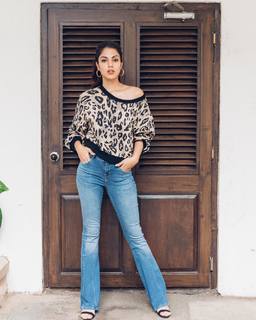 Rhea Chakraborty feet photo thumbnail