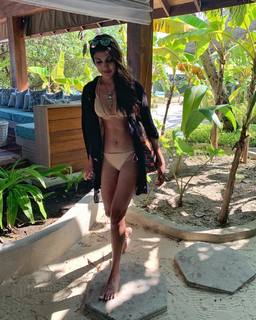 Rhea Chakraborty feet photo thumbnail