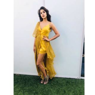 Rhea Chakraborty feet photo thumbnail