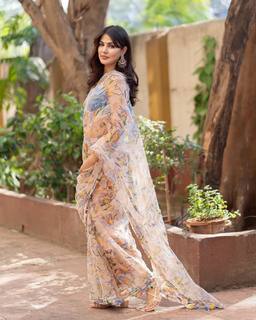 Rhea Chakraborty feet photo thumbnail