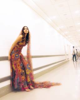 Rhea Chakraborty feet photo thumbnail