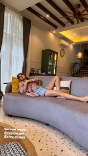 Rhea Chakraborty feet photo thumbnail