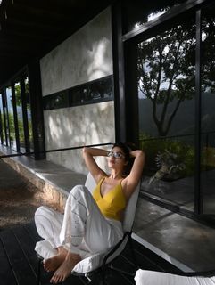 Rhea Chakraborty feet photo thumbnail