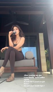 Rhea Chakraborty feet photo thumbnail