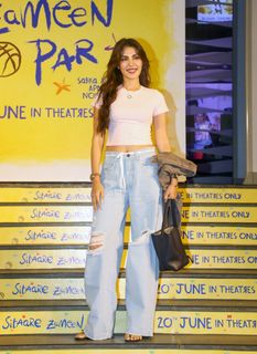 Rhea Chakraborty feet photo thumbnail