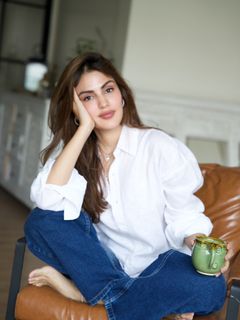 Rhea Chakraborty feet photo 6