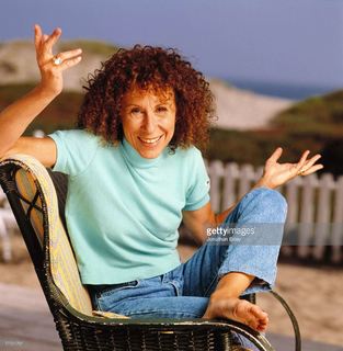 Rhea Perlman feet photo 8