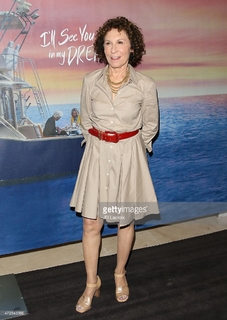 Rhea Perlman feet photo 4