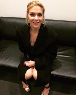 Rhea Seehorn feet photo thumbnail