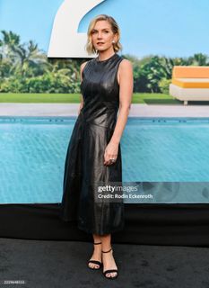 Rhea Seehorn feet photo thumbnail