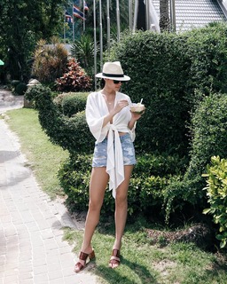 Rhian Ramos feet photo 18