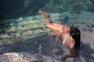 Rhiannon Fish feet photo thumbnail