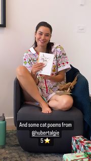 Rhiannon Fish feet photo thumbnail