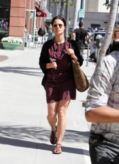 Rhona Mitra feet photo thumbnail