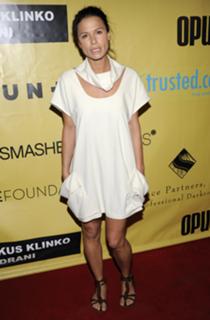 Rhona Mitra feet photo thumbnail