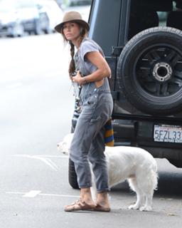 Rhona Mitra feet photo thumbnail