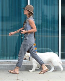 Rhona Mitra feet photo thumbnail