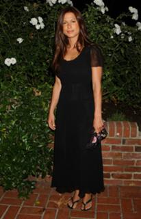 Rhona Mitra feet photo thumbnail