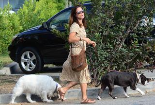 Rhona Mitra feet photo thumbnail