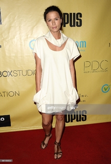 Rhona Mitra feet photo thumbnail