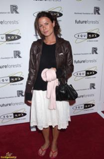 Rhona Mitra feet photo thumbnail