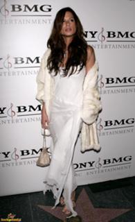 Rhona Mitra feet photo thumbnail