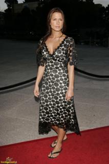 Rhona Mitra feet photo thumbnail