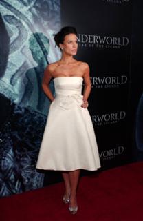 Rhona Mitra feet photo thumbnail
