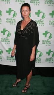 Rhona Mitra feet photo thumbnail