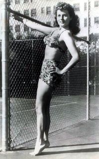 Rhonda Fleming feet photo 15