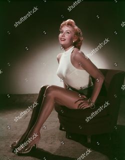 Rhonda Fleming feet photo 18