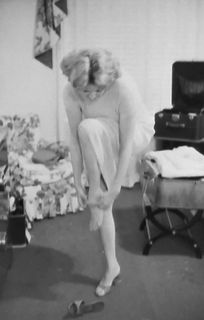 Rhonda Fleming feet photo 3