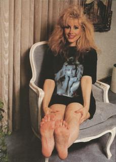 Rhonda Shear feet photo thumbnail