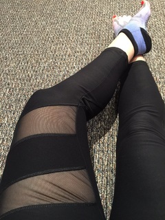 Rhonda Shear feet photo thumbnail