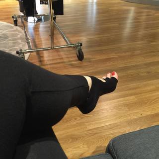 Rhonda Shear feet photo thumbnail