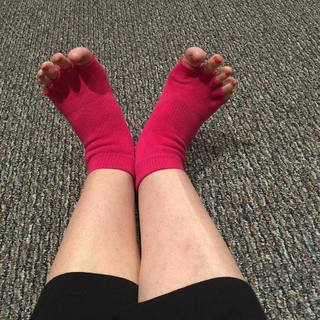 Rhonda Shear feet photo thumbnail