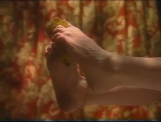 Rhonda Shear feet photo thumbnail