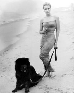 Rhonda Shear feet photo thumbnail