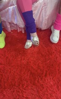Rhonda Shear feet photo 3