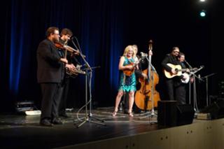 Rhonda Vincent feet photo 8