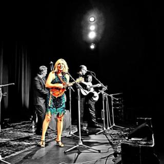 Rhonda Vincent feet photo 7