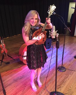 Rhonda Vincent feet photo 19