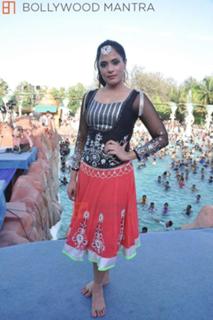 Richa Chadha feet photo thumbnail