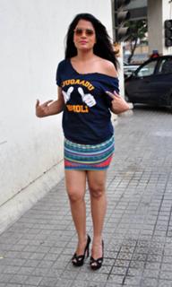 Richa Chadha feet photo thumbnail