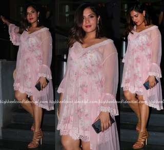 Richa Chadha feet photo thumbnail