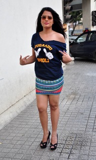 Richa Chadha feet photo thumbnail